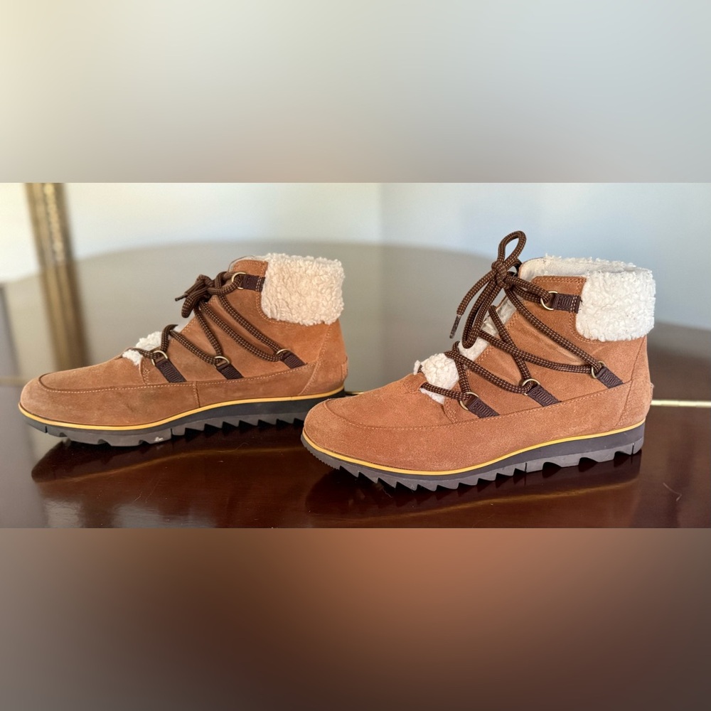 Sorel Brown Winter Boots with Cream Fleece